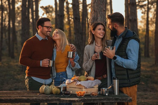 Quels sont les signes de stress chez un perroquet et comment y remédier ?